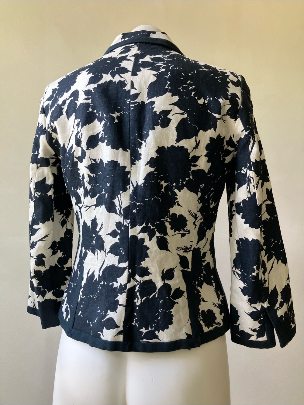 J. Crew | Linen Floral Pattern Blazer - Picture 2 of 7
